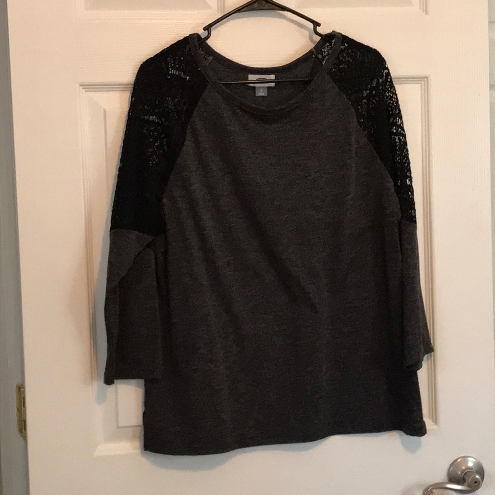 Old Navy Raglan Tee with Lace Sleeves